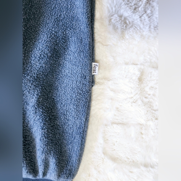 Feat Women's BlanketBlend™ Joggers. Size Small. - Picture 6 of 14